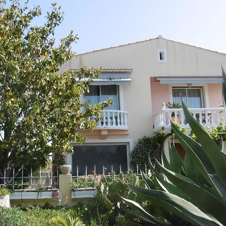 Rez De Chaussee Studio Climatise Dans Villa Aigues-Mortes Zewnętrze zdjęcie