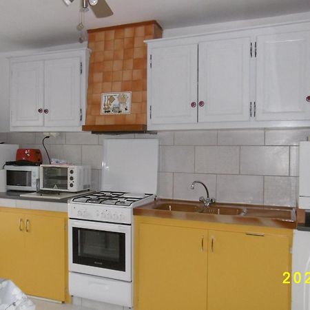Rez De Chaussee Studio Climatise Dans Villa Aigues-Mortes Zewnętrze zdjęcie