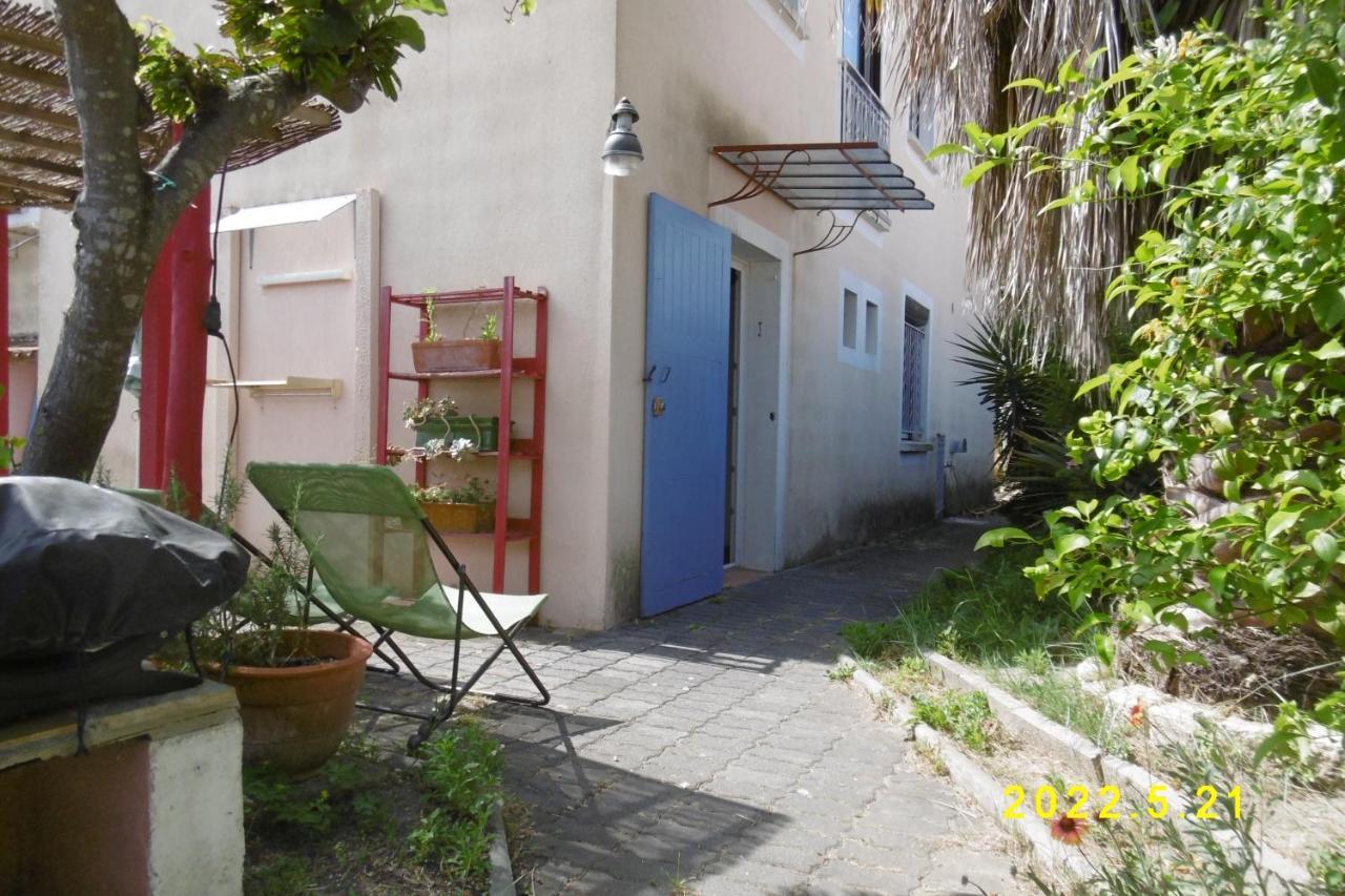 Rez De Chaussee Studio Climatise Dans Villa Aigues-Mortes Zewnętrze zdjęcie