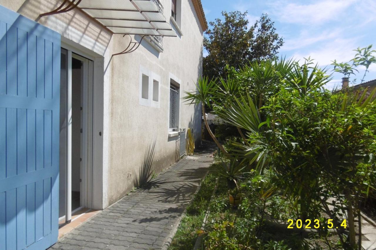 Rez De Chaussee Studio Climatise Dans Villa Aigues-Mortes Zewnętrze zdjęcie