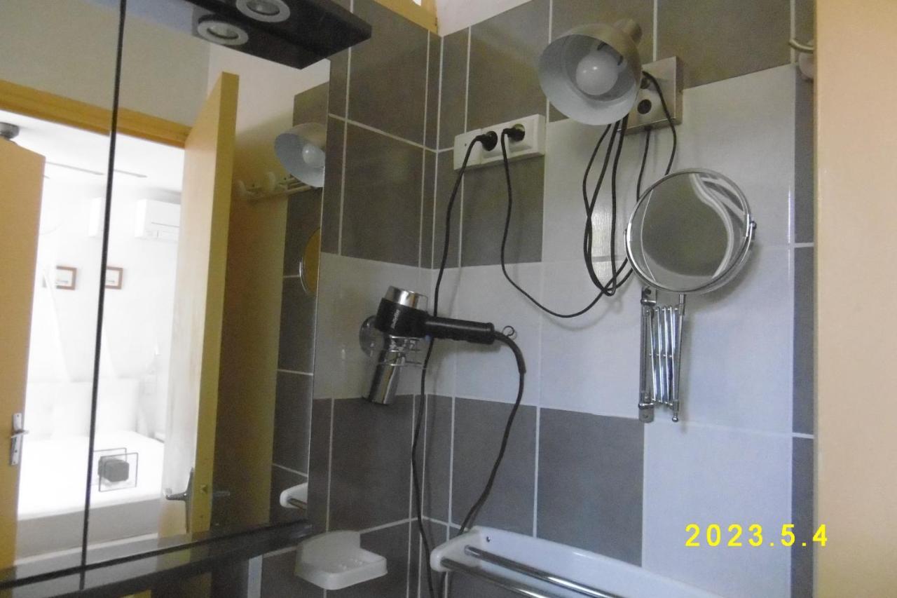 Rez De Chaussee Studio Climatise Dans Villa Aigues-Mortes Zewnętrze zdjęcie