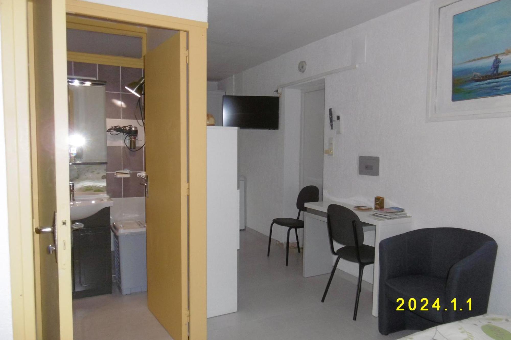 Rez De Chaussee Studio Climatise Dans Villa Aigues-Mortes Zewnętrze zdjęcie